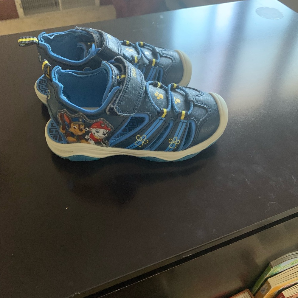 Sandals - Picture 5 of 6